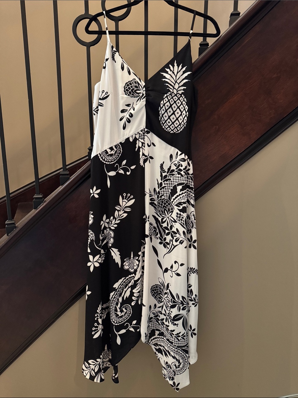 NWT White House Black Market Black & White Floral Pineapple Slip Dress size 10